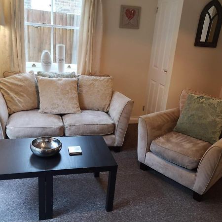 Coastal Escape Deal - 2 Bedroom House -Short Lets & Serviced Accommodation エクステリア 写真