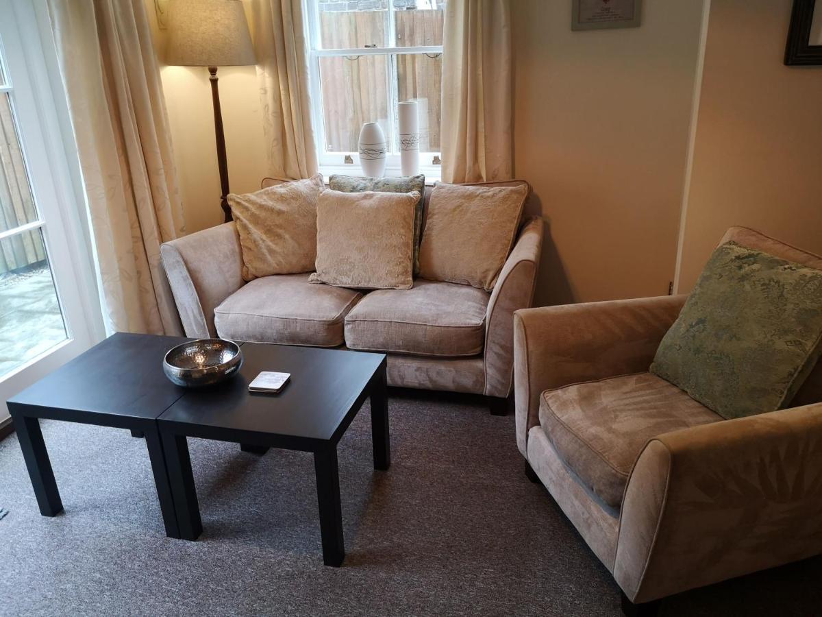 Coastal Escape Deal - 2 Bedroom House -Short Lets & Serviced Accommodation エクステリア 写真